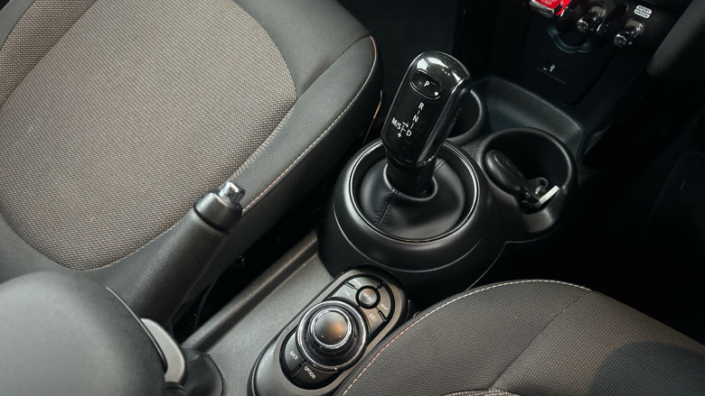 MINI Hatchback 1.5 Cooper Classic 3dr Auto Petrol Hatchback